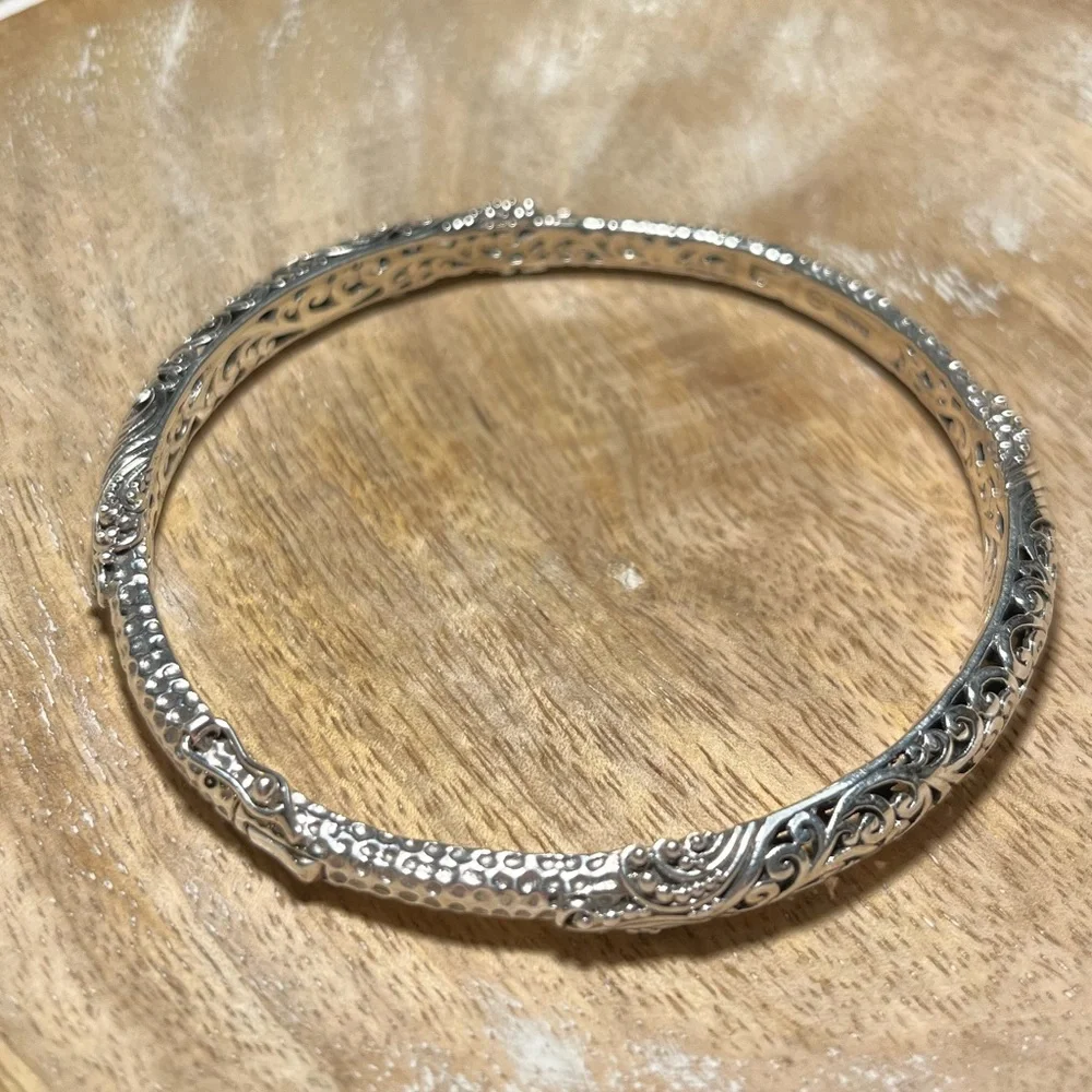 Sarda Artisan Sterling Silver Cut Out Filigree Scroll Hinged Bangle - Picture 6 of 16